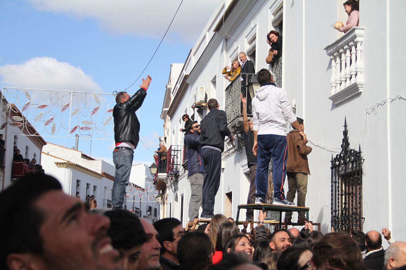 Imágenes de las tiradas en honor a San Antonio Abad en Trigueros
