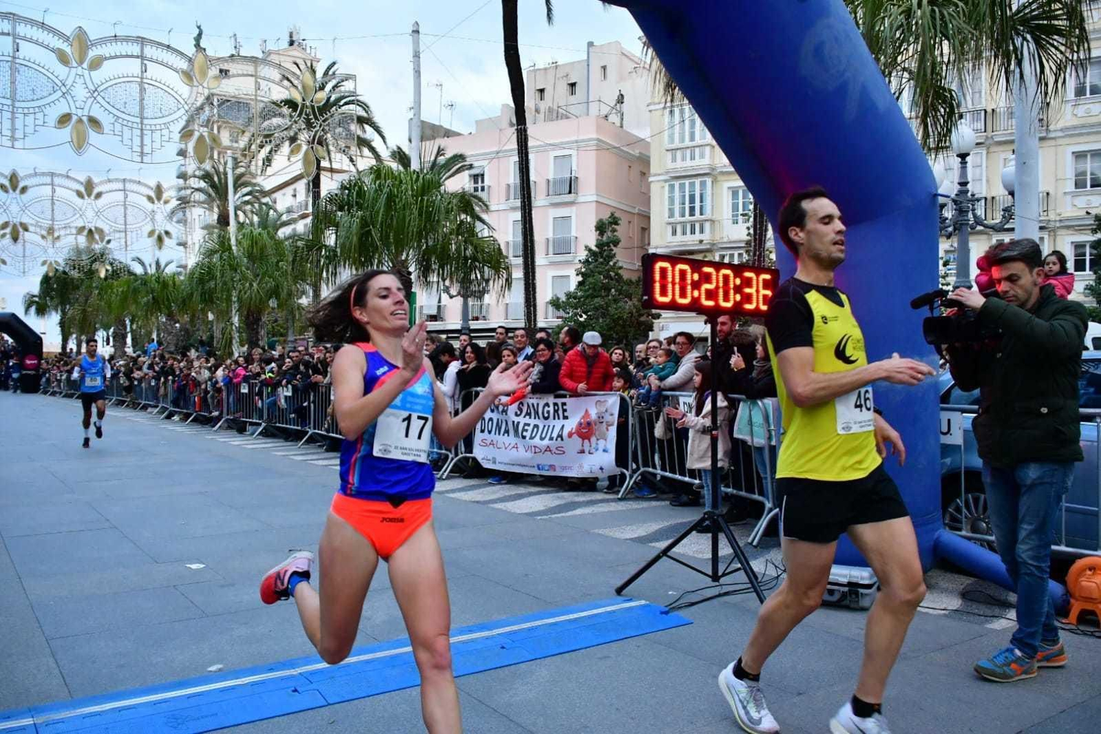Las imágenes de la segunda edición de la San Silvestre gaditana
