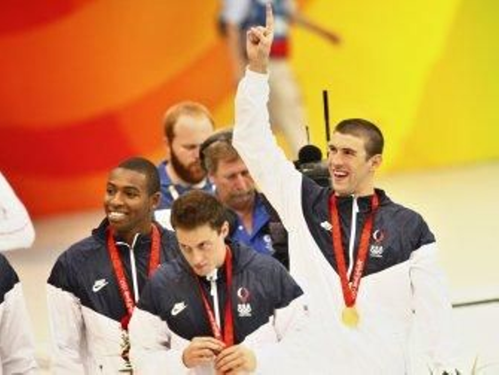 EEUU gana el 4x100 libres y da a Phelps un nuevo oro