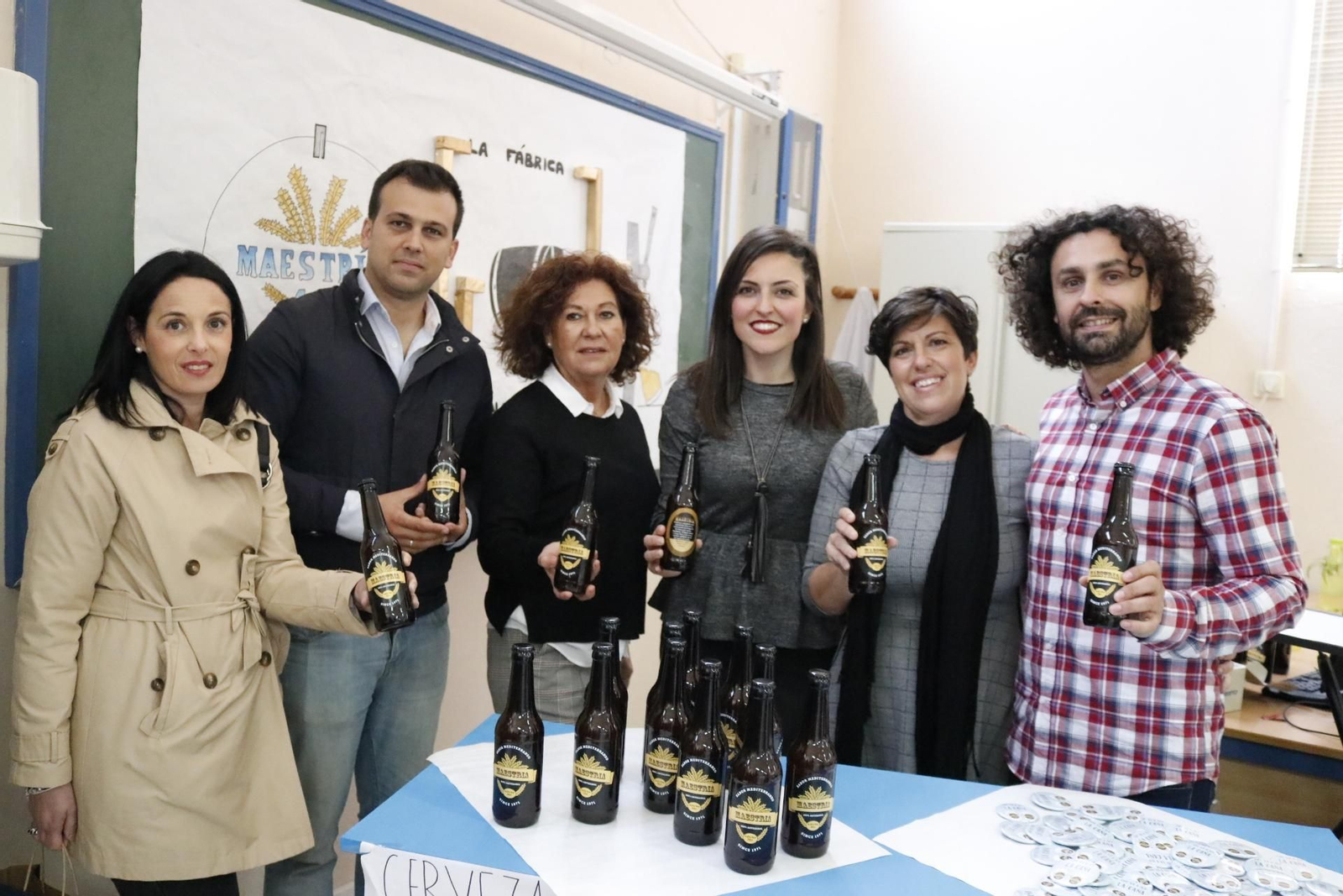 Imágenes de la presentación de la nueva cerveza de los alumnos del IES Mediterráneo