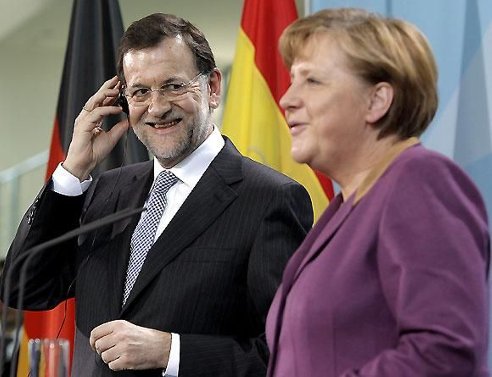 Merkel apoya la reforma laboral de Rajoy