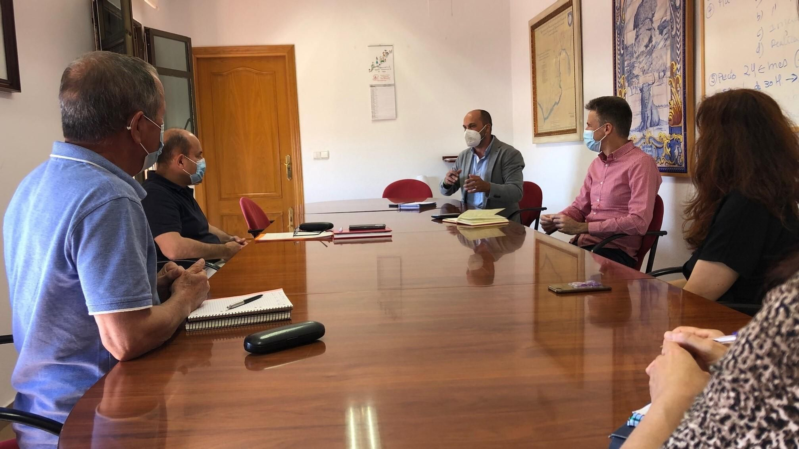 Reunión de los responsables de Bricomart con el Ayuntamiento de Los Barrios.