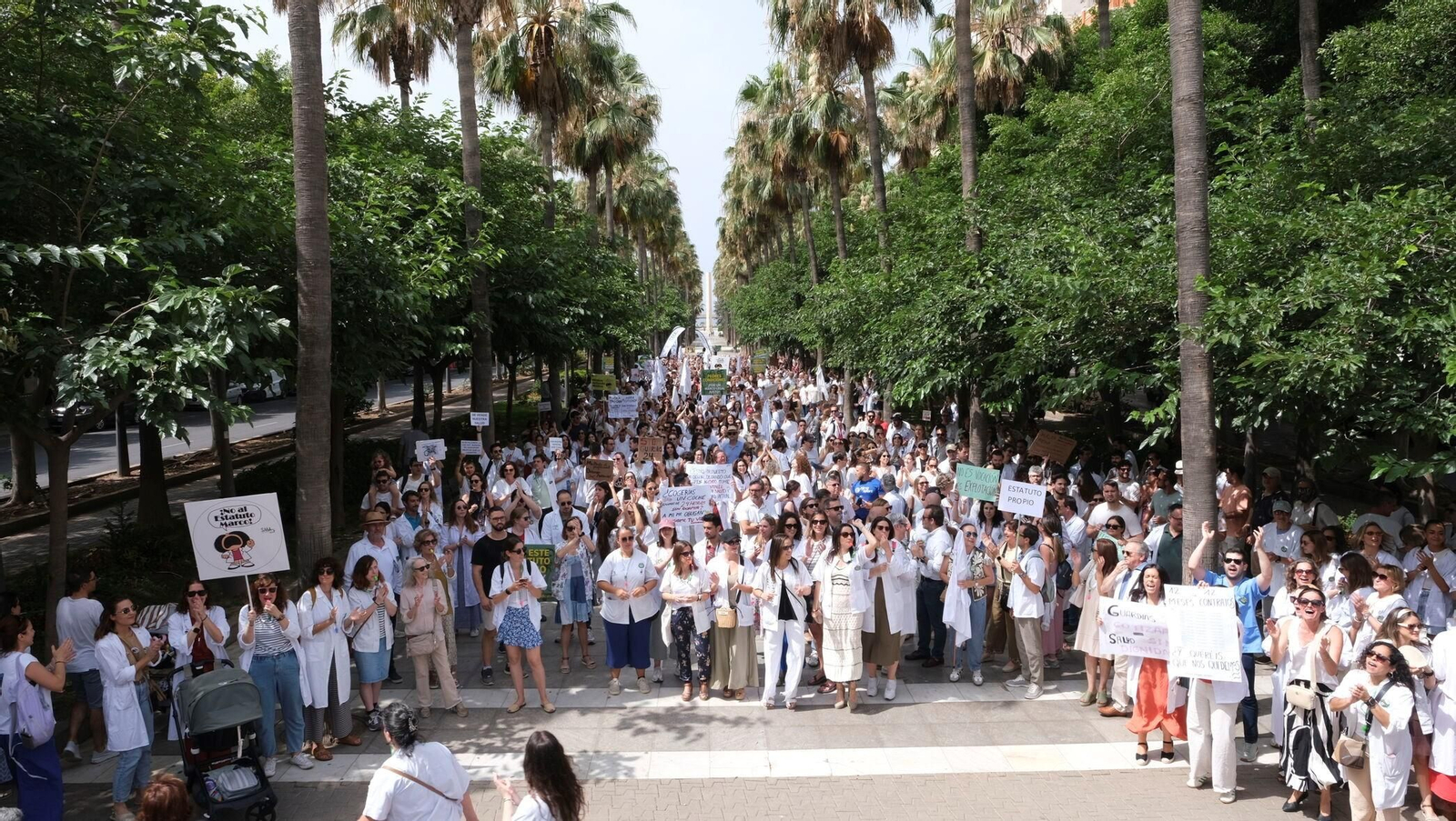 Manifestación que los facultativos ya protagonizaron el pasado verano en una huelga de 24 horas en Almería
