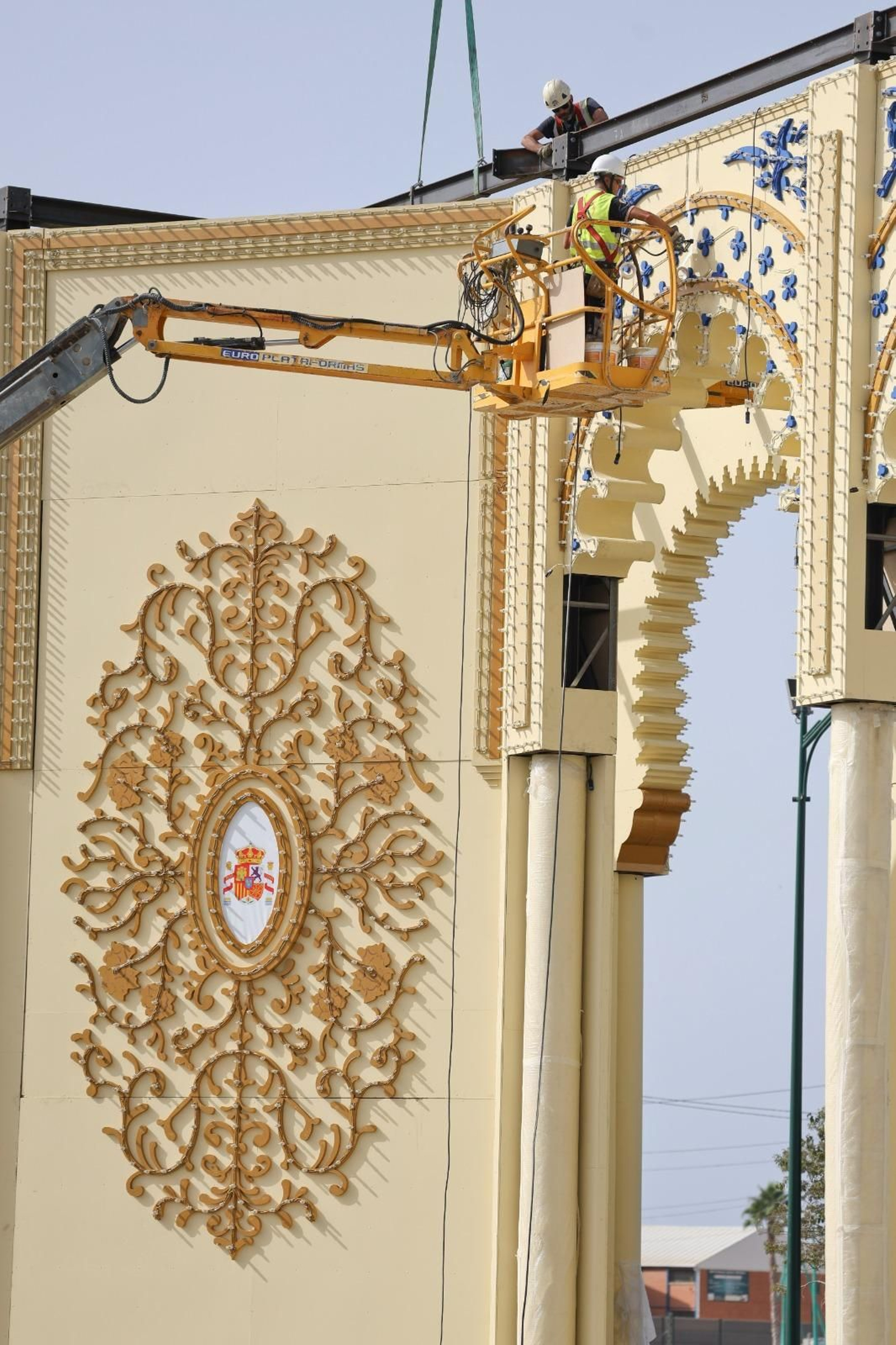 Así es la nueva portada de la Feria de Málaga 2025, en imágenes