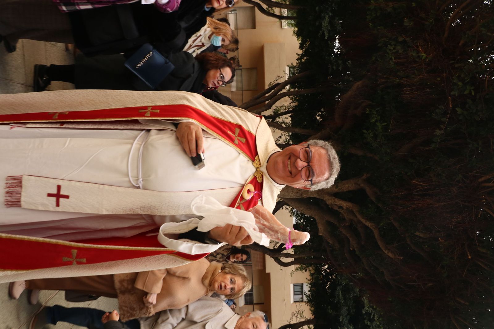 Así ha sido la bendición de las mascotas y la subasta de 'rabicos' en el casco histórico de Almería