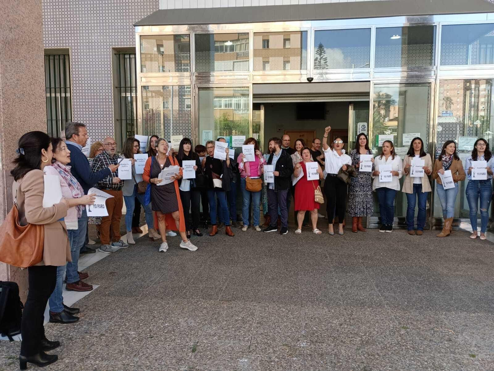 Un momento de la concentración, este lunes.