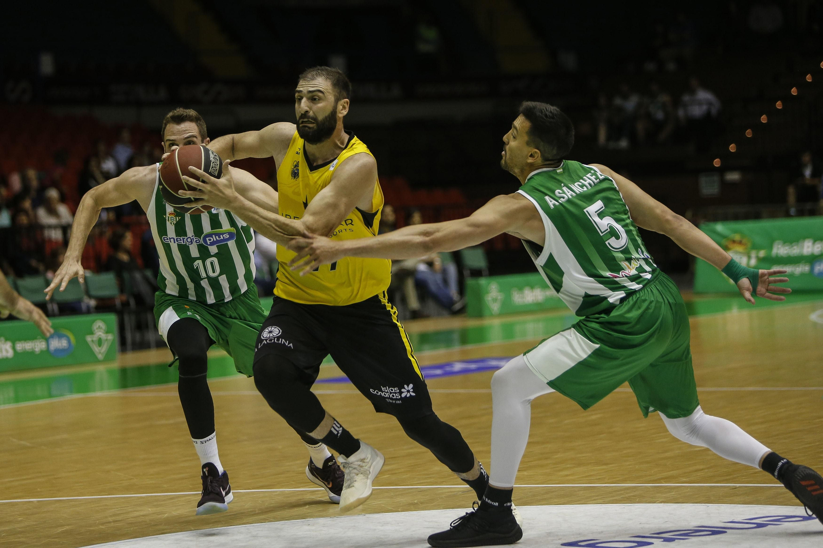 Las imágenes del Betis Energía Plus-Iberostar Tenerife