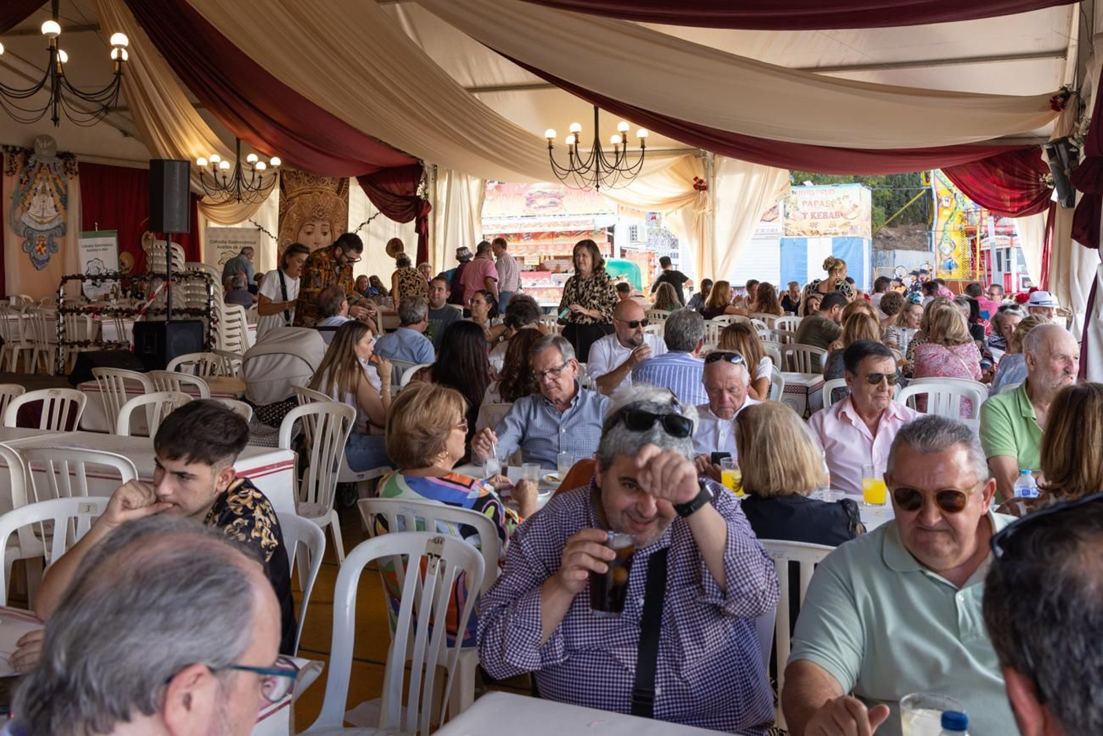 Las comidas de empresa se suceden en la Feria de San Lucas