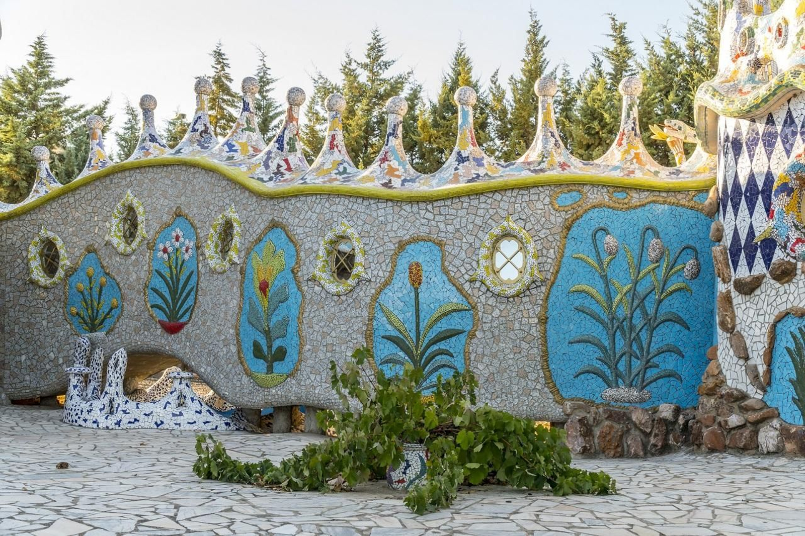 El bello castillo modernista al estilo "Gaudí" que podrás visitar a un salto de Huelva: "Una joya arquitectónica"