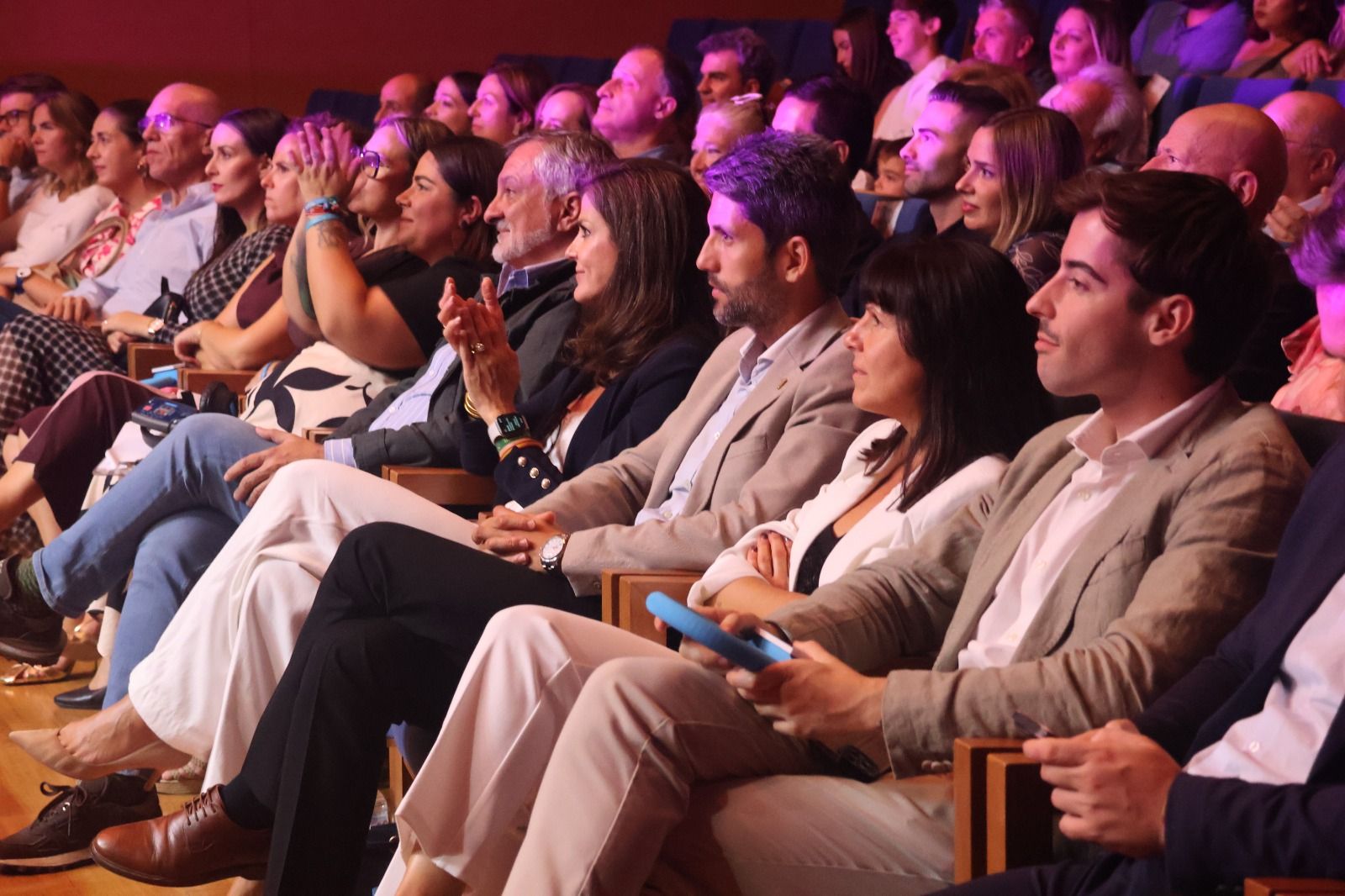 El Ejido acoge la I Gala Adial Noche de Estrellas bajo el lema 'Lo que no se ve también importa'