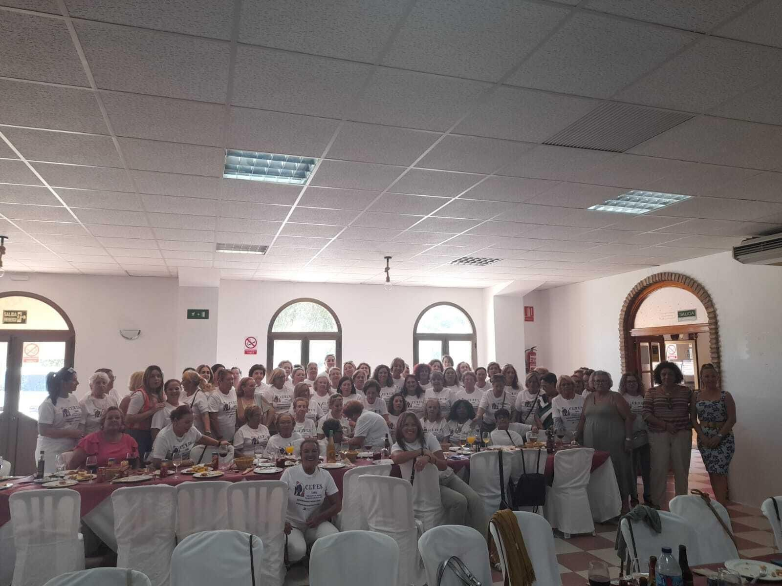 El grupo de mujeres reunidas en San José del Valle. El grupo de mujeres reunidas en San José del Valle.