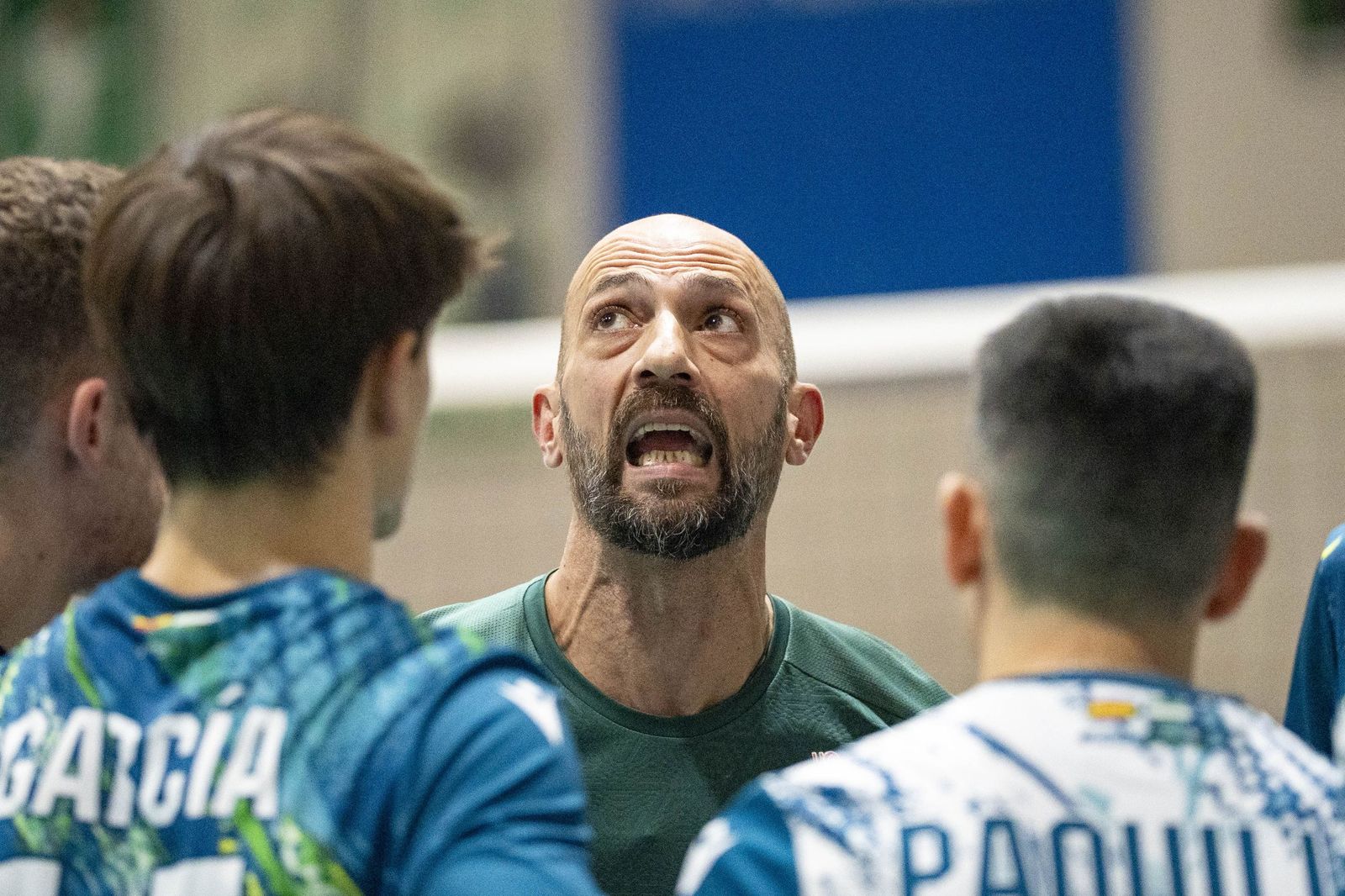 Las imágenes del partido entre Unicaja Costa de Almería y Pamesa Teruel de Superliga de voleibol