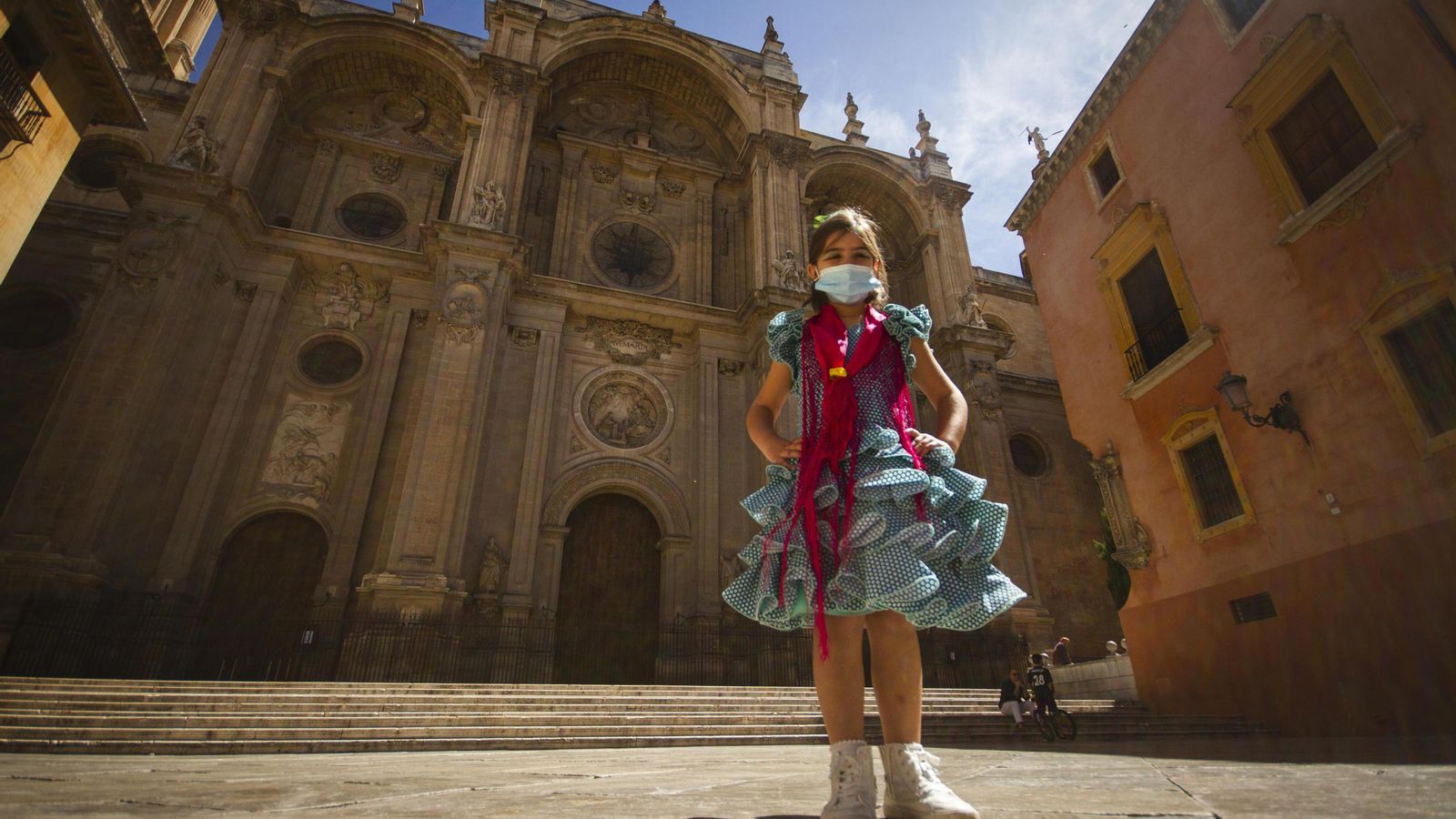 Los trajes de flamenca, aunque sea durante el paseo.