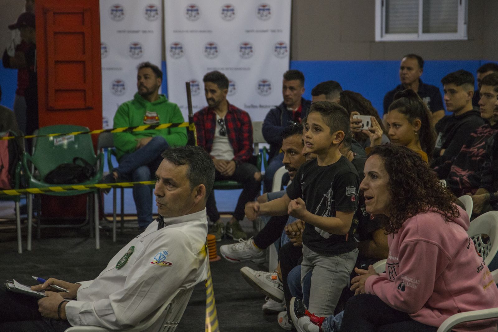 La cantera del boxeo granadino se luce en Armilla