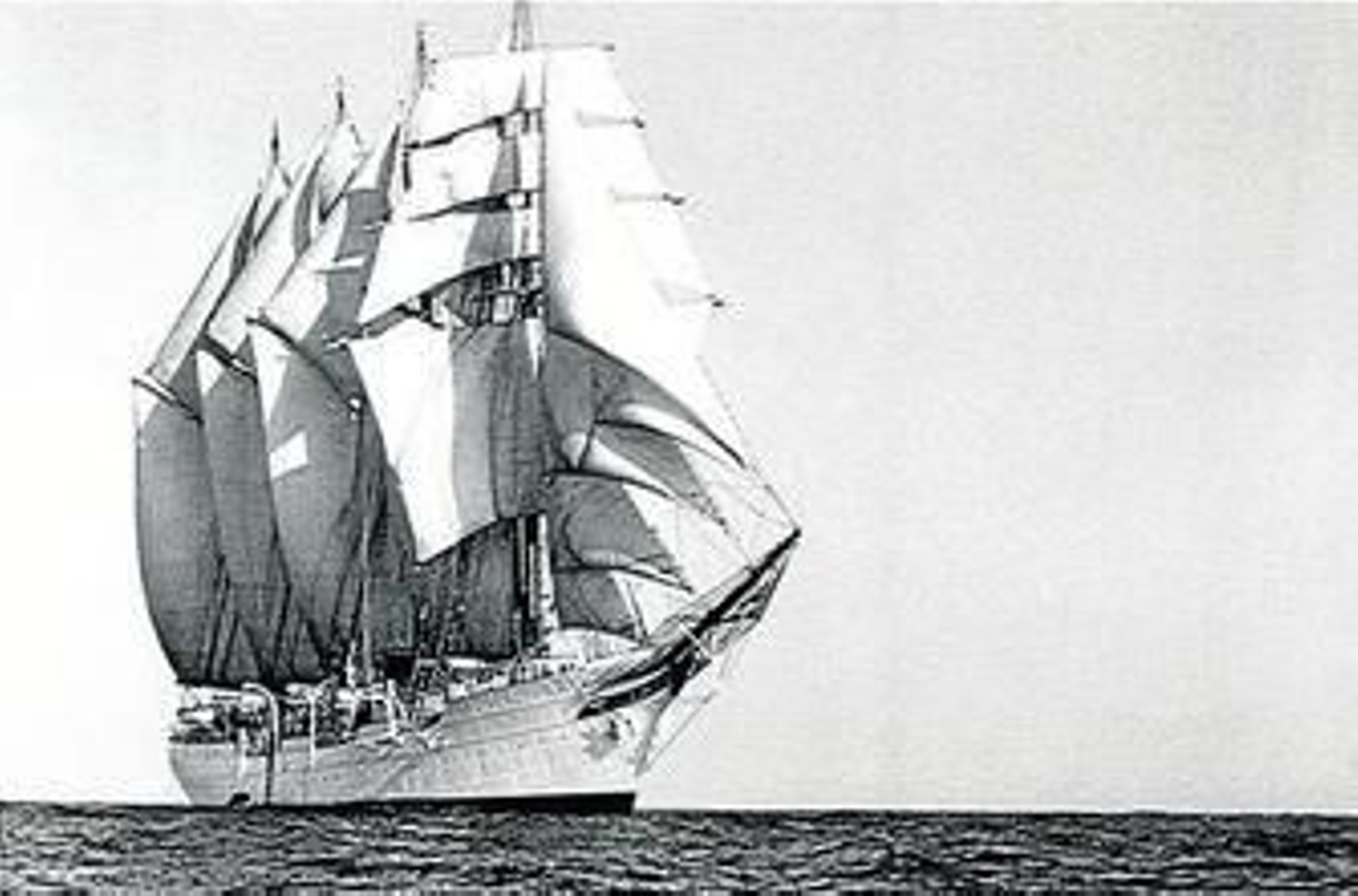 El Elcano inicia en Cádiz su séptima vuelta al mundo