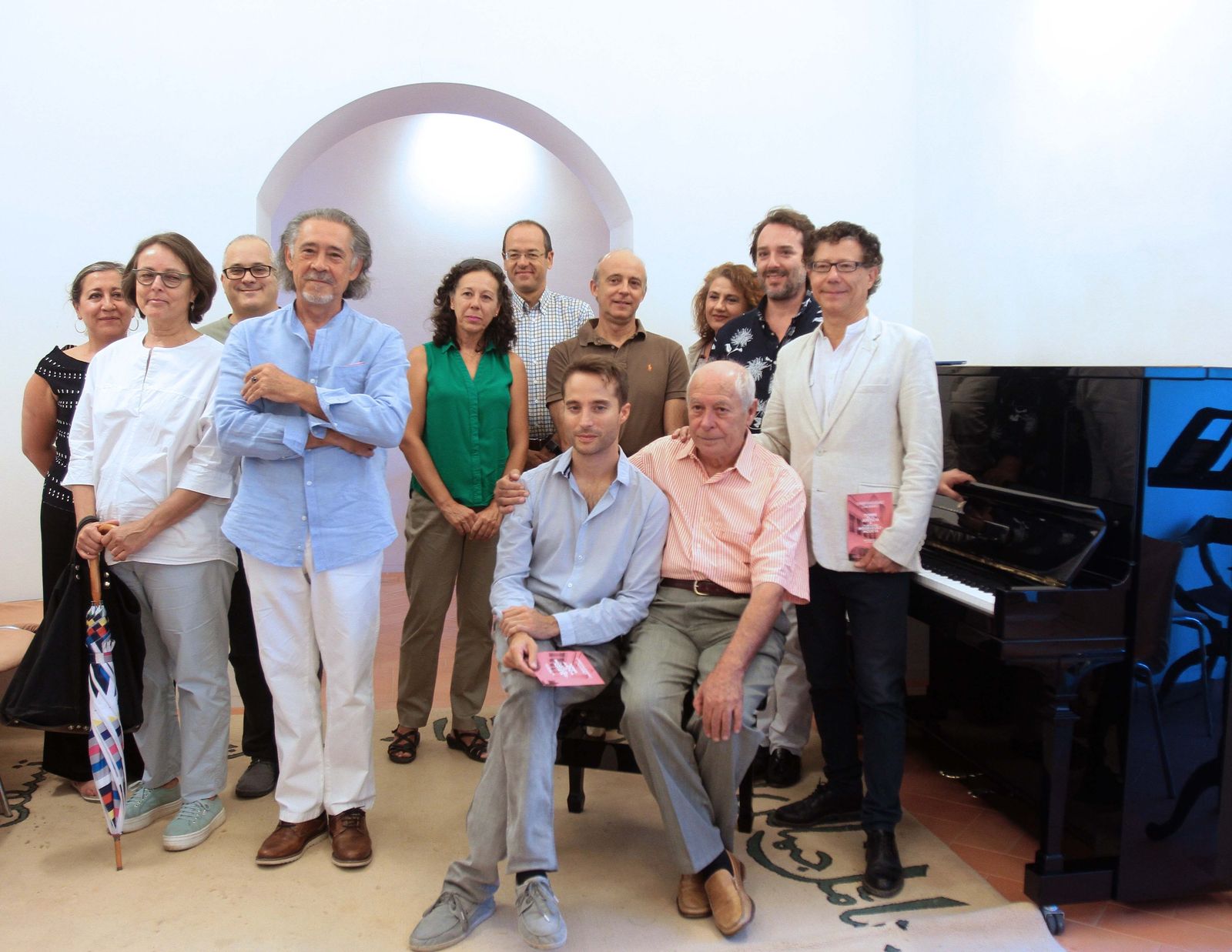 Fotografía de grupo en la presentación del ciclo 'Los sonidos de la palabra'.