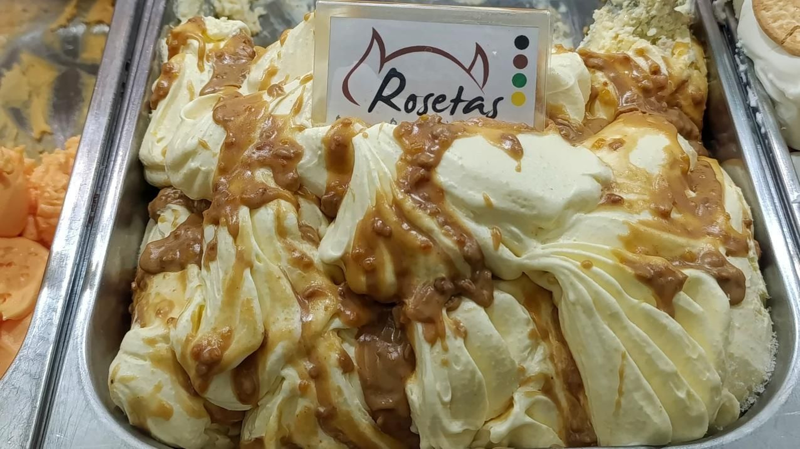 El helado de rosetas estará disponible por tiempo limitado hasta agotar existencias el los locales de Heladería Tentación en Jaén.