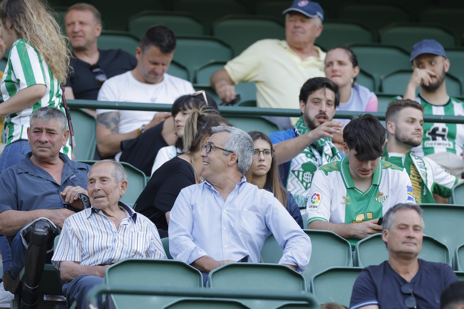 Búscate en las fotos del Betis-Rayo