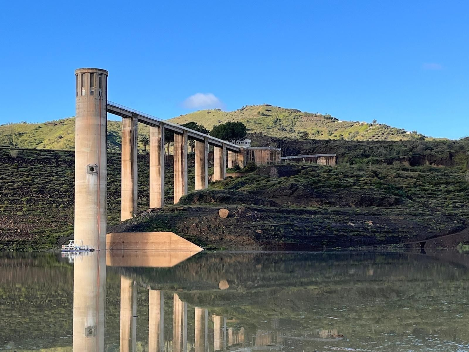 El pantano de La Viñuela en una imagen reciente. El pantano de La Viñuela en una imagen reciente.