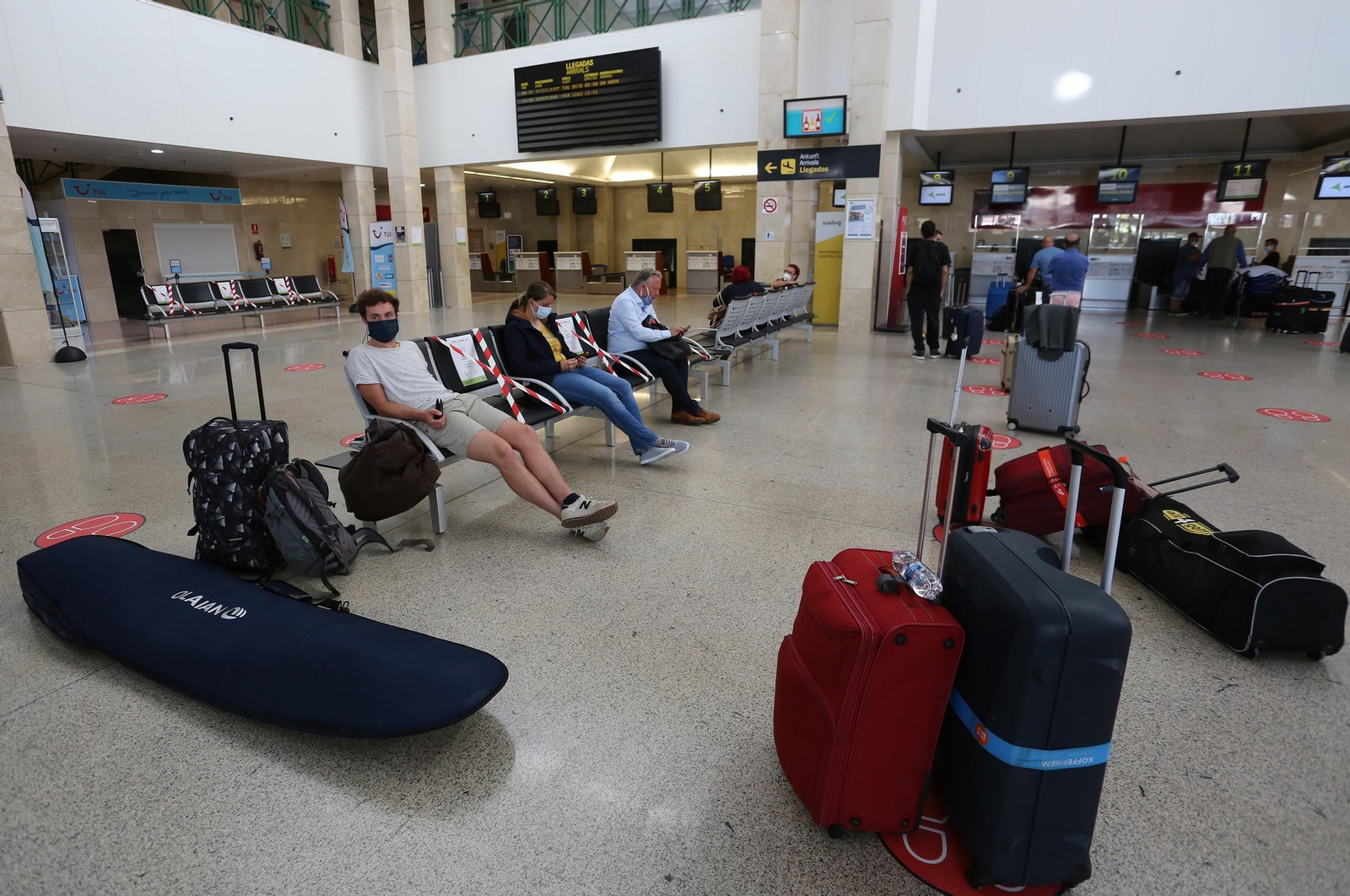 Llegada del primer vuelo internacional procedente de Alemania al aeropuerto de Jerez