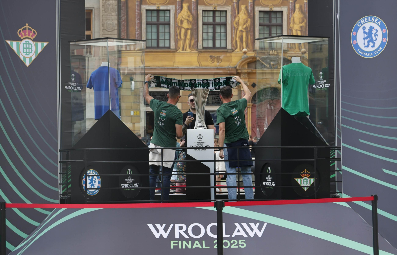 Ambiente previo a la final de la Conference League en Wroclaw (Breslavia)