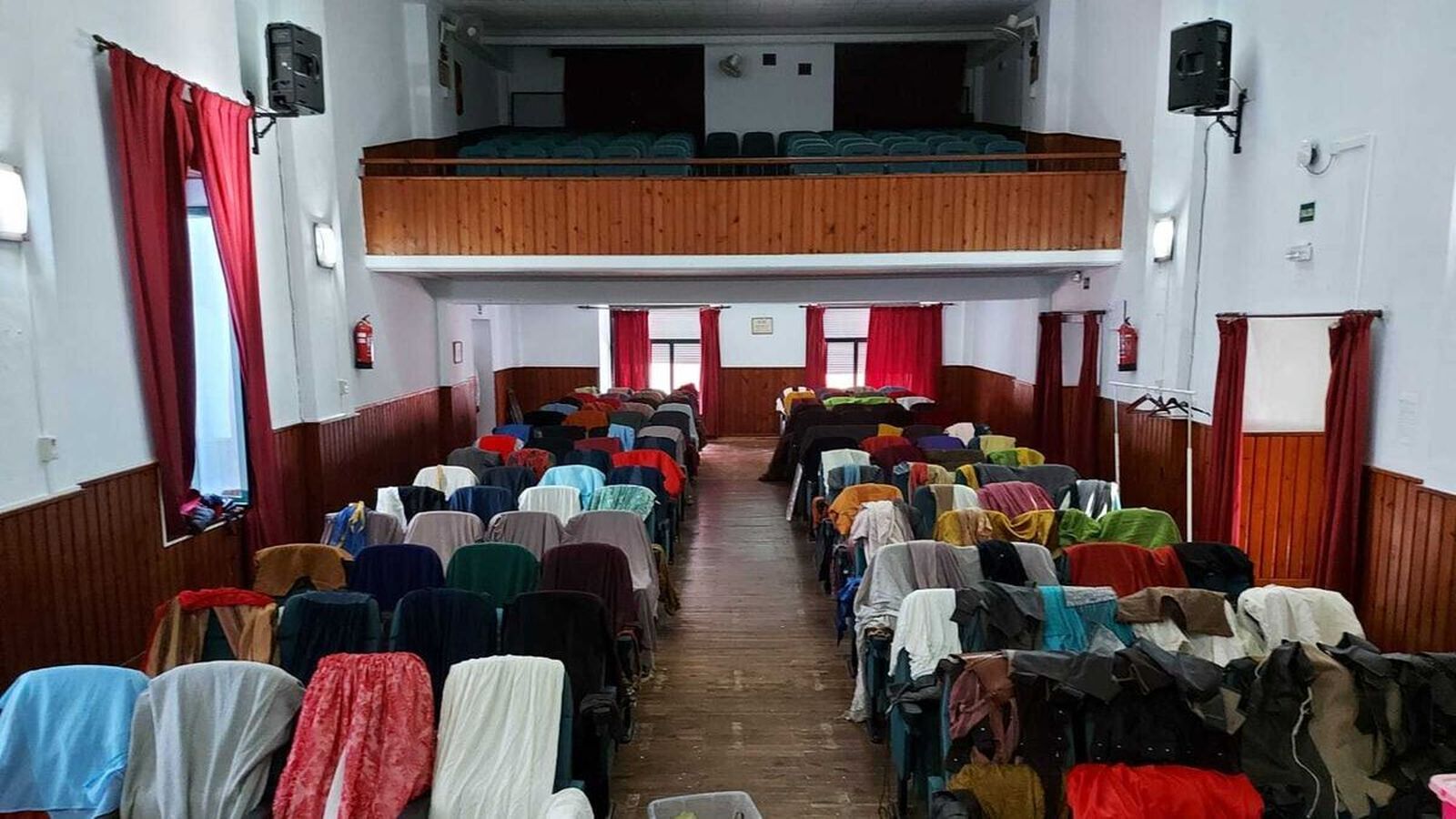 Vestuario del grupo Balbo en el salón de actos del IES Santo Domingo, antes de la pandemia.