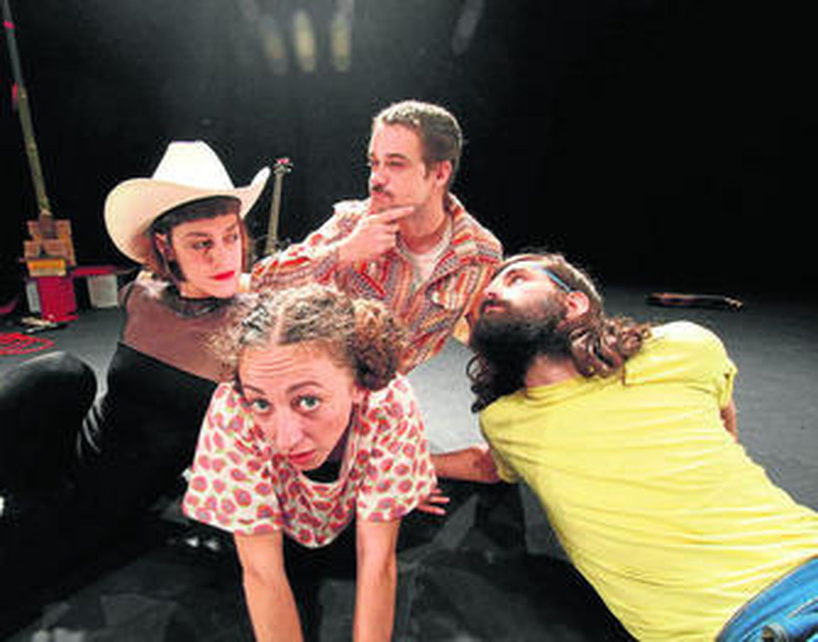 Eloísa Cantón, Juan Luis Matilla, Raquel Luque y Roberto Martínez, preparados para el idilio.