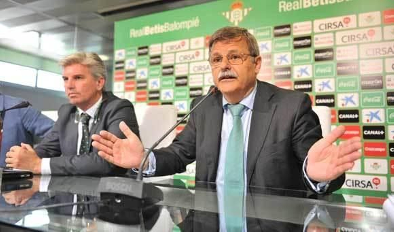 El Supremo da la razón a Bosch, que acusó a Oliver de "saquear" al Betis