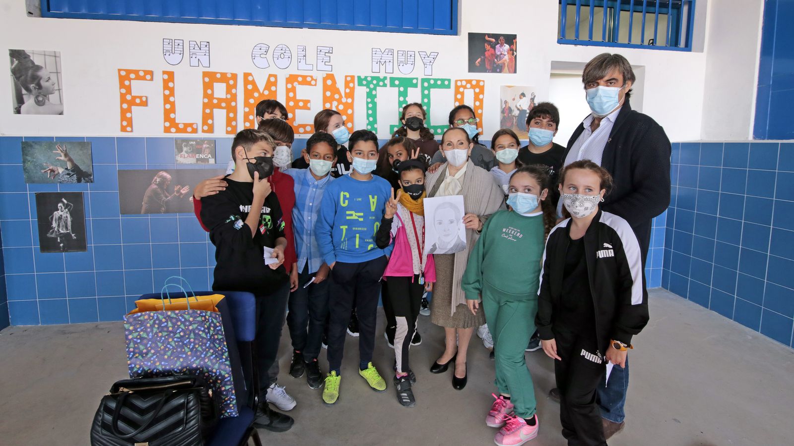 Angelita Gómez visita por el día del flamenco el colegio San Juan de Dios