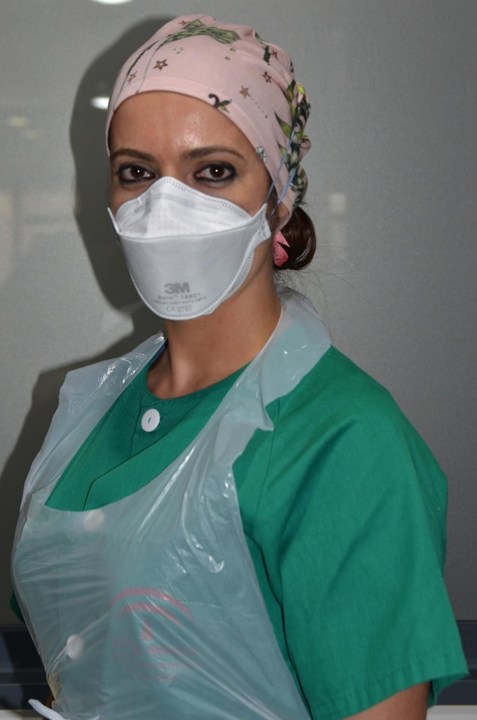 La lucha contra el coronavirus desde la UCI del Reina Sofía, fotografiada por sus profesionales