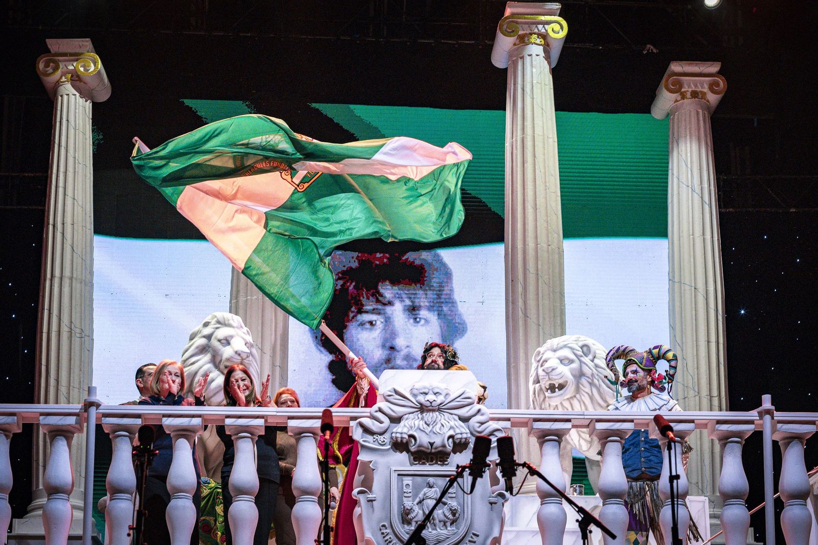 Las imágenes del pregón y la boda de Manu Sánchez en el Carnaval de Cádiz 2026