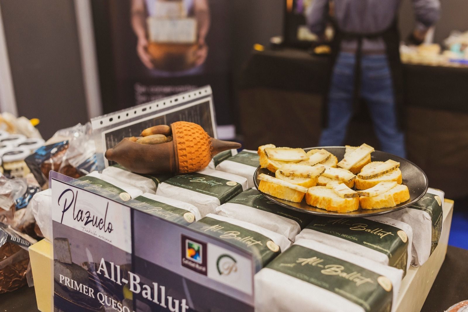 Un recorrido en imágenes por la Feria del Queso de Los Pedroches en Hinojosa del Duque