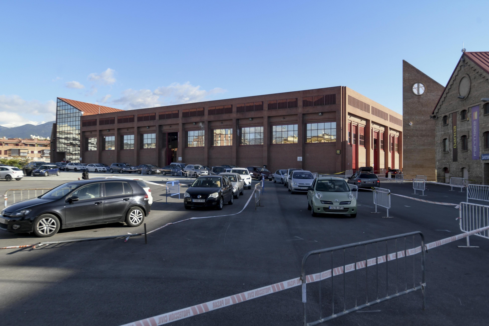 Fotos de la segunda jornada de vacunación masiva en Granada