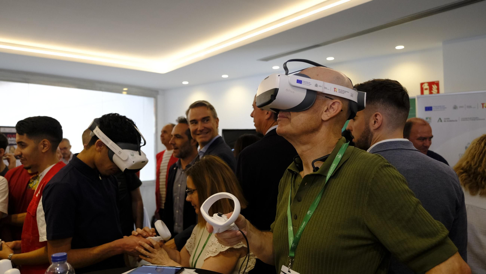 I Feria de Empleo Cruz Roja de Almería, en imágenes
