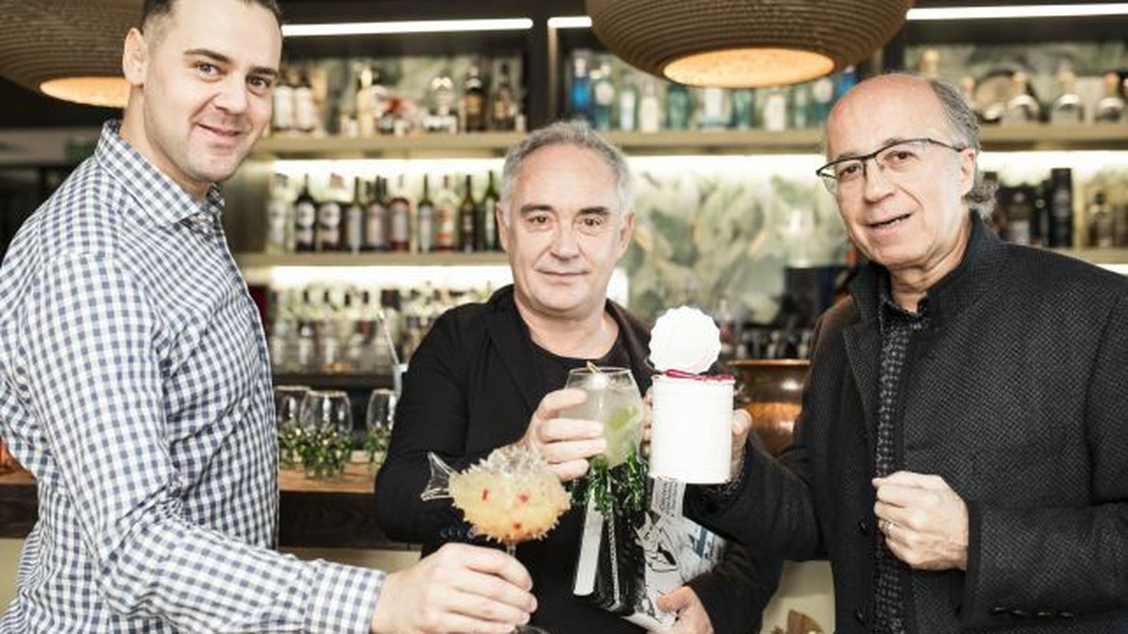 De i. a dcha. Simone Caporale, Ferran Adriá y Javier de las Muelas en la presentación del segundo volumen de la 'Bullipedia'.