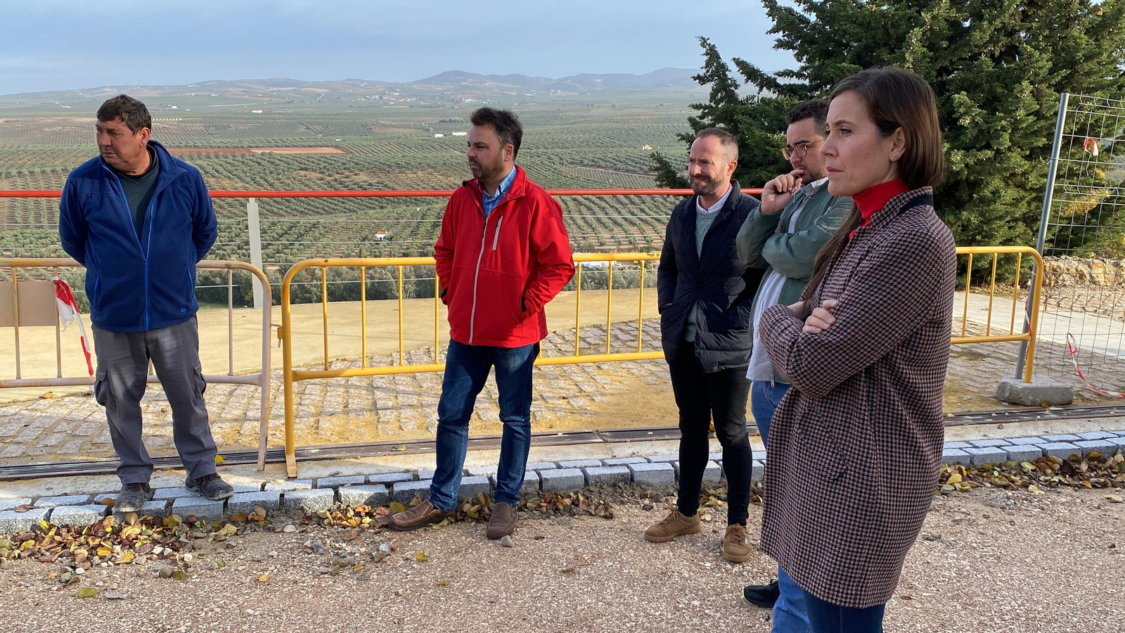 Visita institucional al mirador de Los Paseíllos de Monturque.