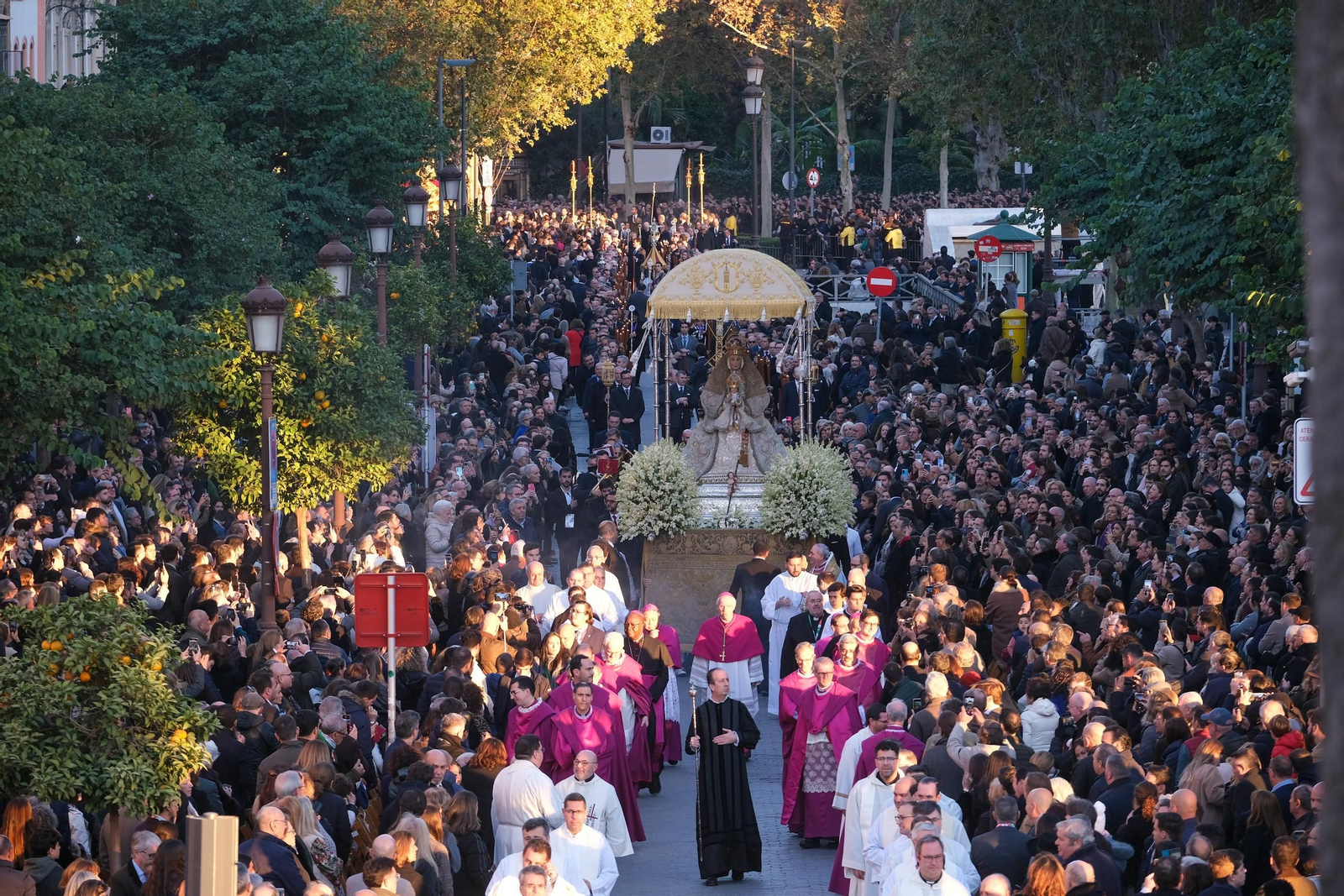 Imágenes de la procesión Magna, desde la Torre del Oro