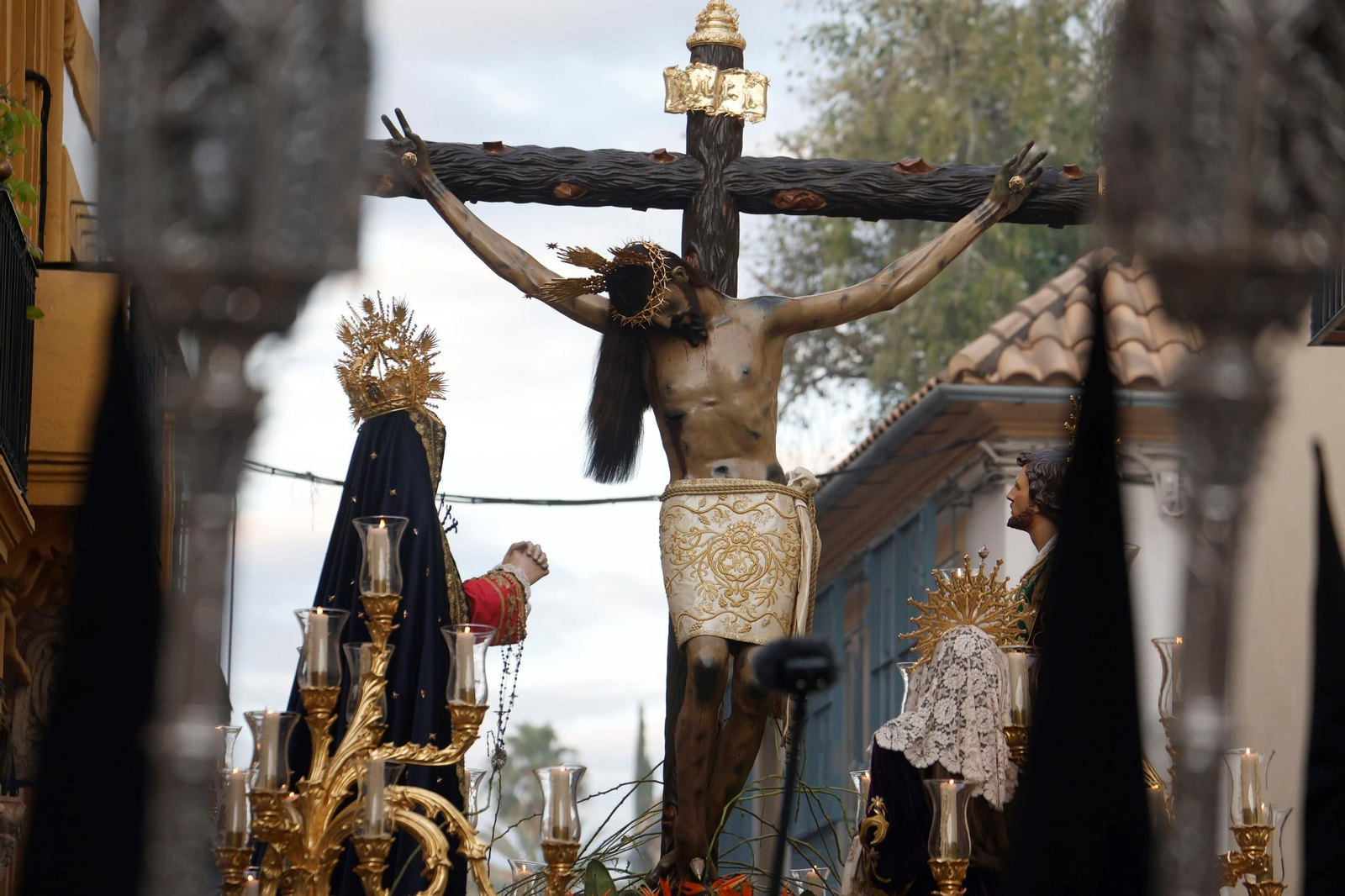 La procesión del Cristo de Gracia en este Jueves Santo de Córdoba, en imágenes