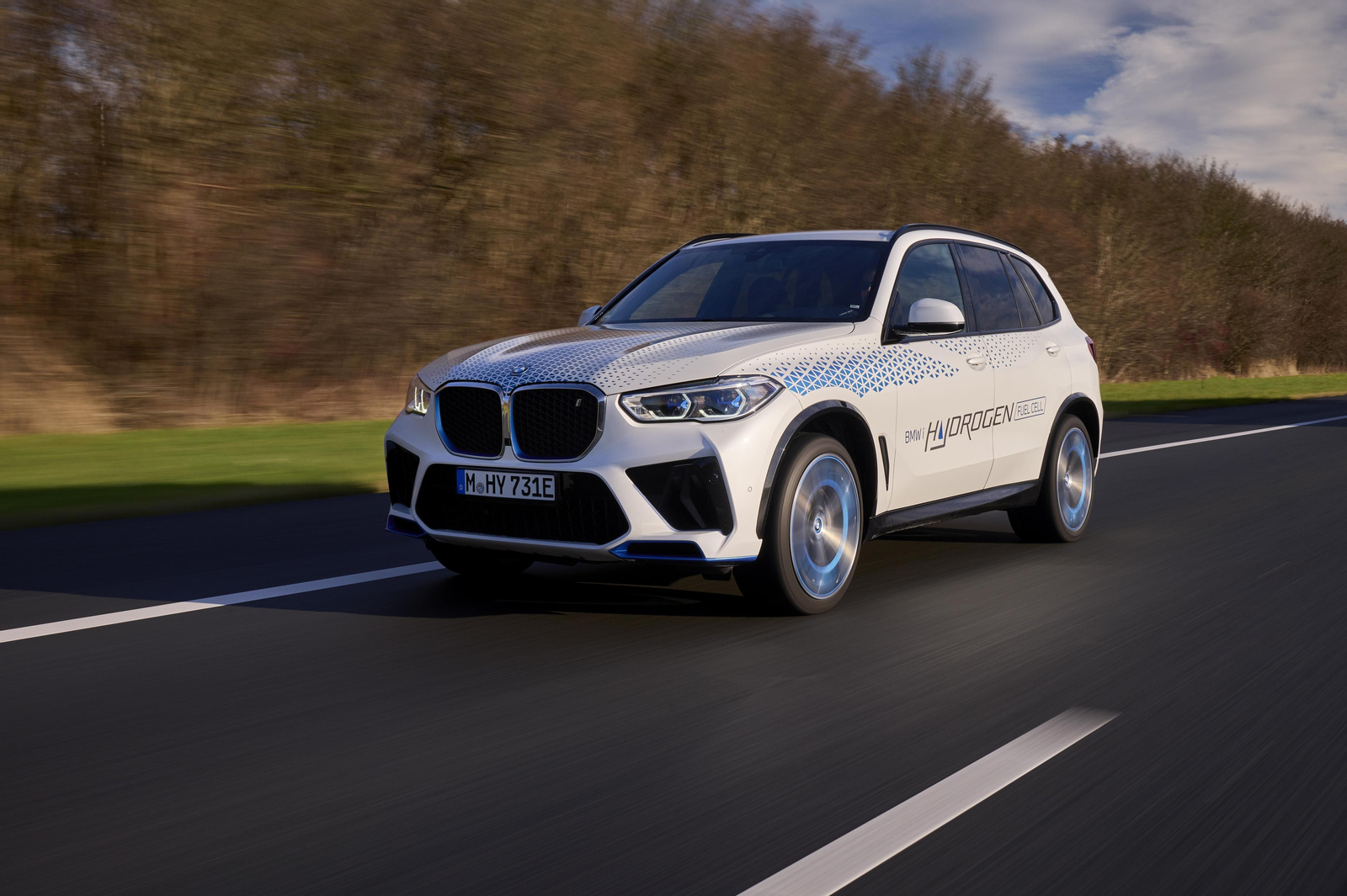 BMW inicia las pruebas en condiciones reales con una flota de iX5 Hydrogen