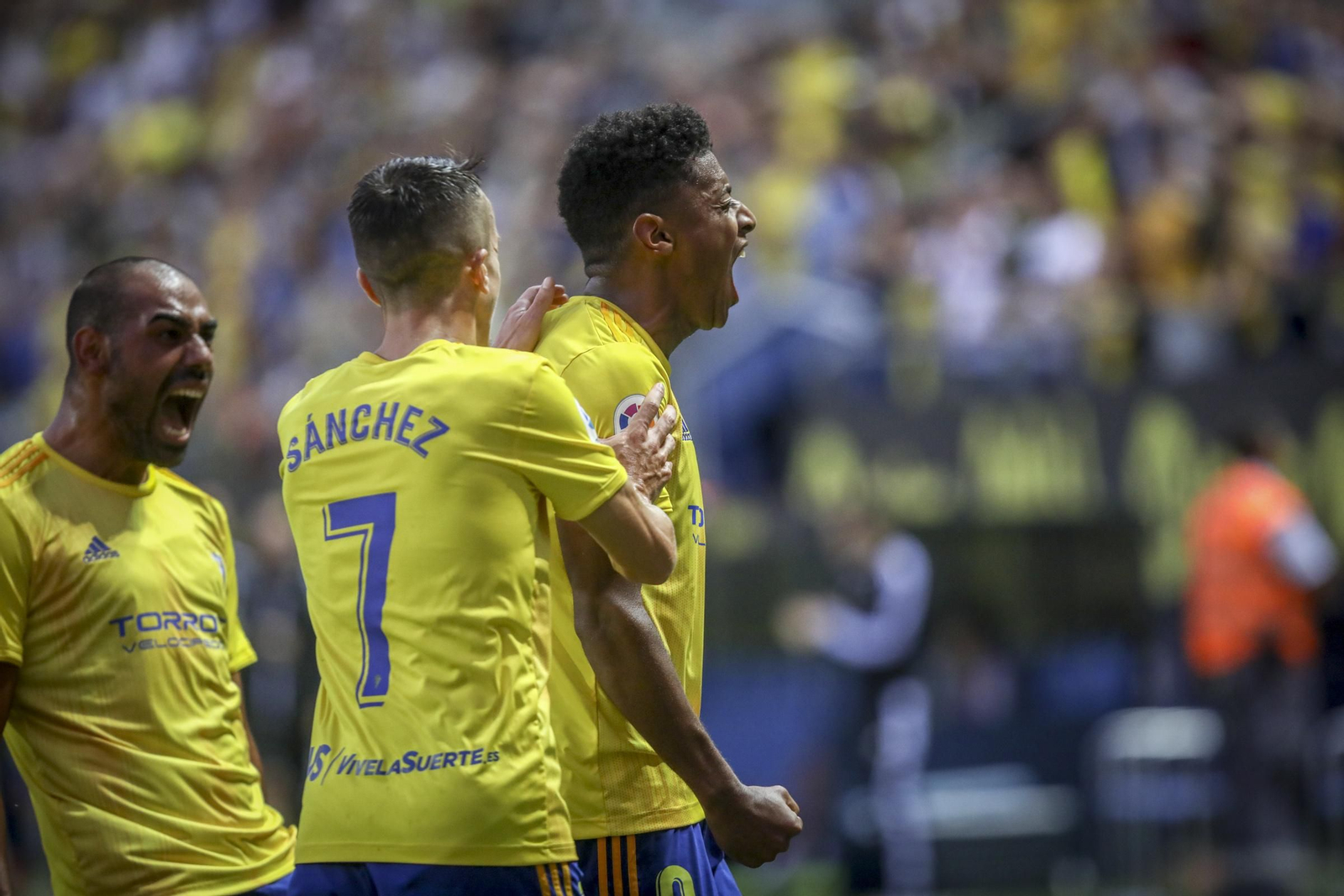 El Cádiz-Huesca, en imágenes