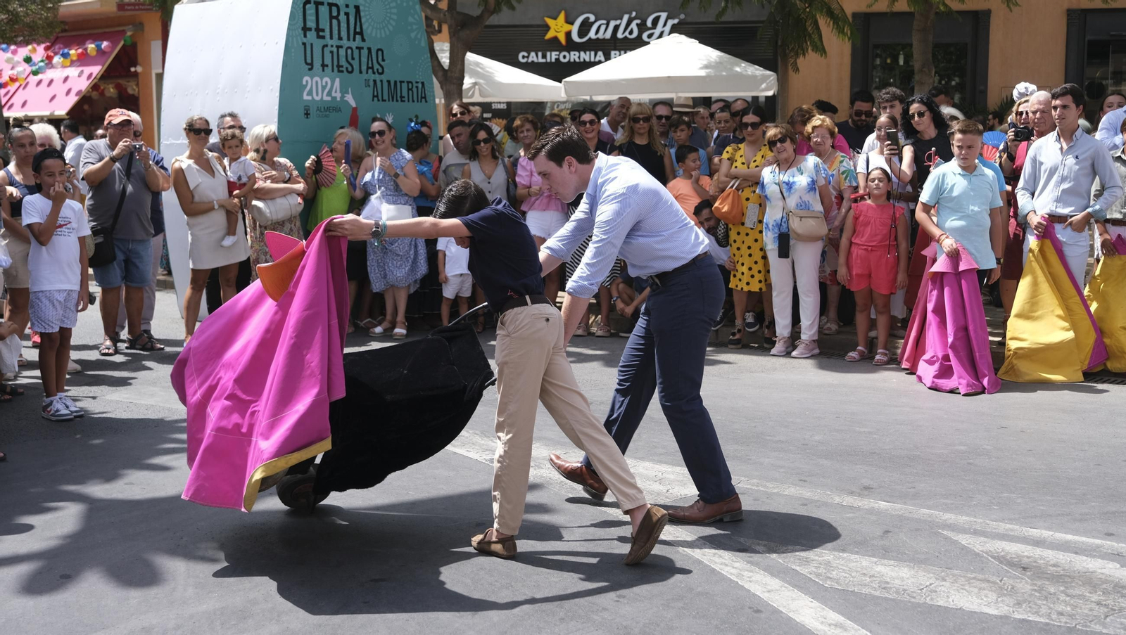 Exhibición de toreo de salón de la Escuela Taurina de Almería, en imágenes