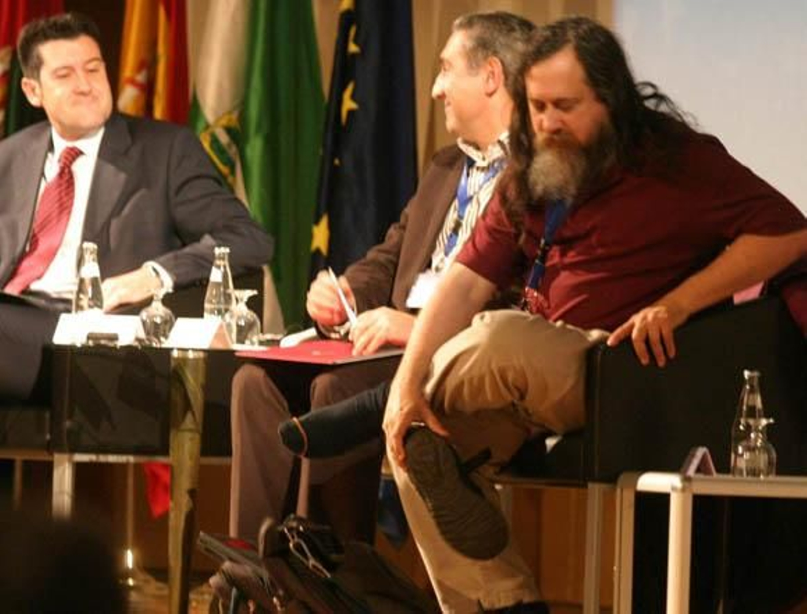 Stallman en Granada: "Si queremos que la música vaya bien en España, hay que eliminar la SGAE"