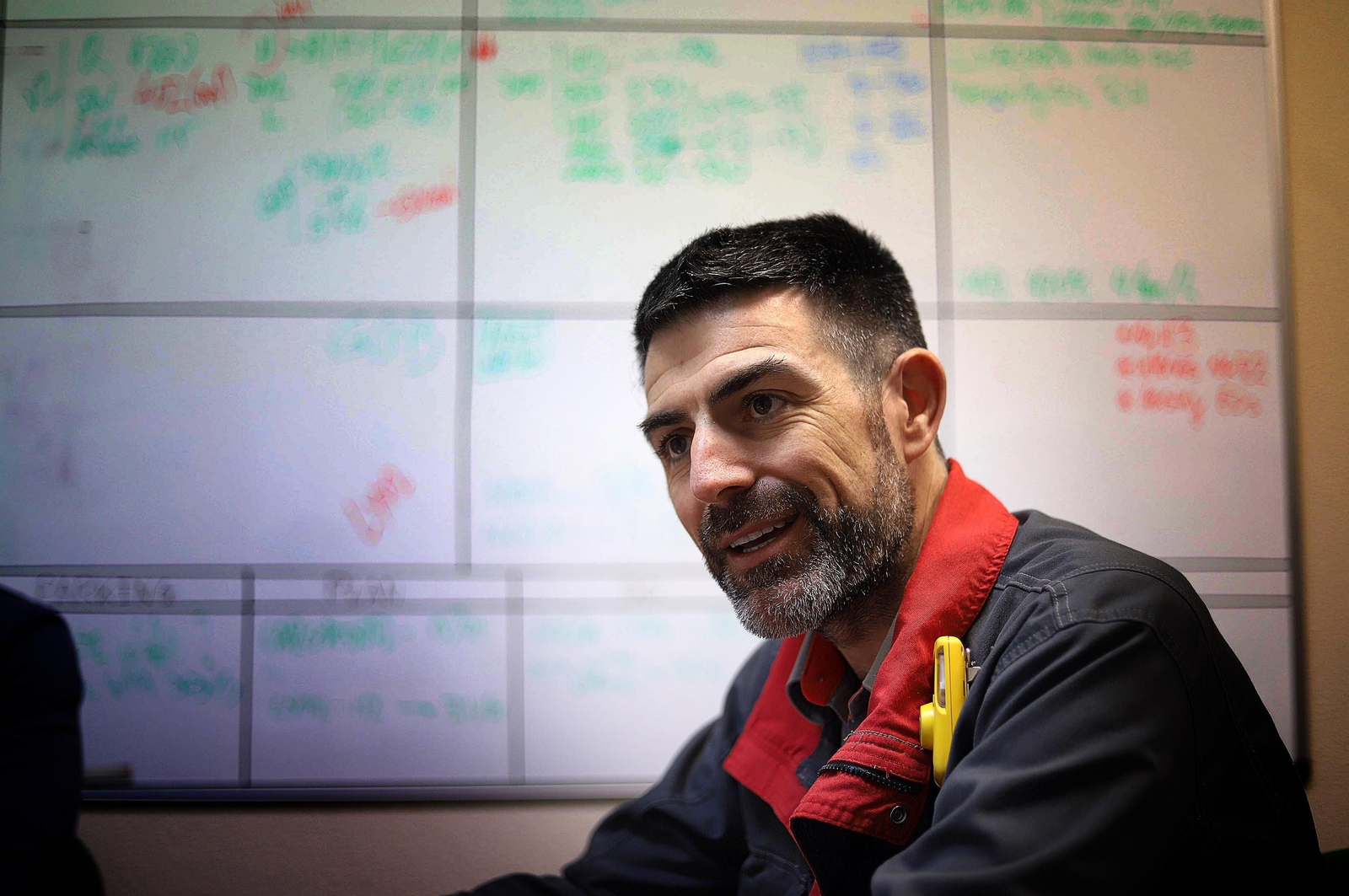 Cepsa fabrica combustible sostenible en el polo energético de La Rábida (Huelva) a partir de huesos de aceituna y otros residuos vegetales, en imágenes