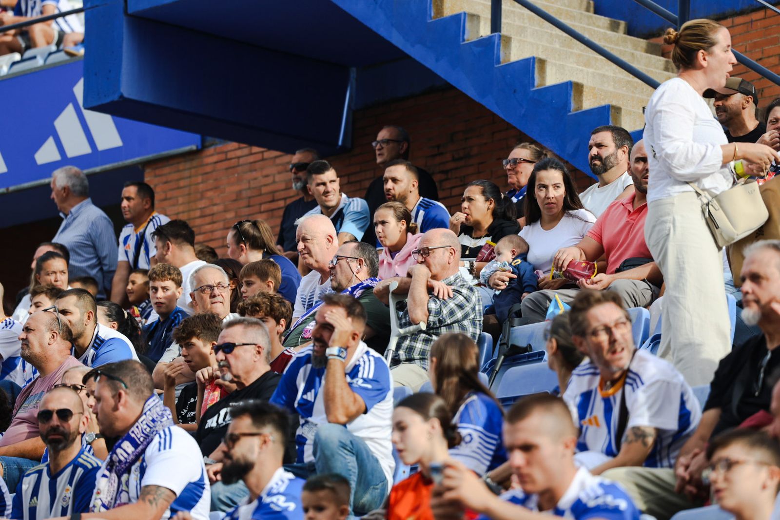 Búscate en las gradas del Nuevo Colombino en el Recre- Linares