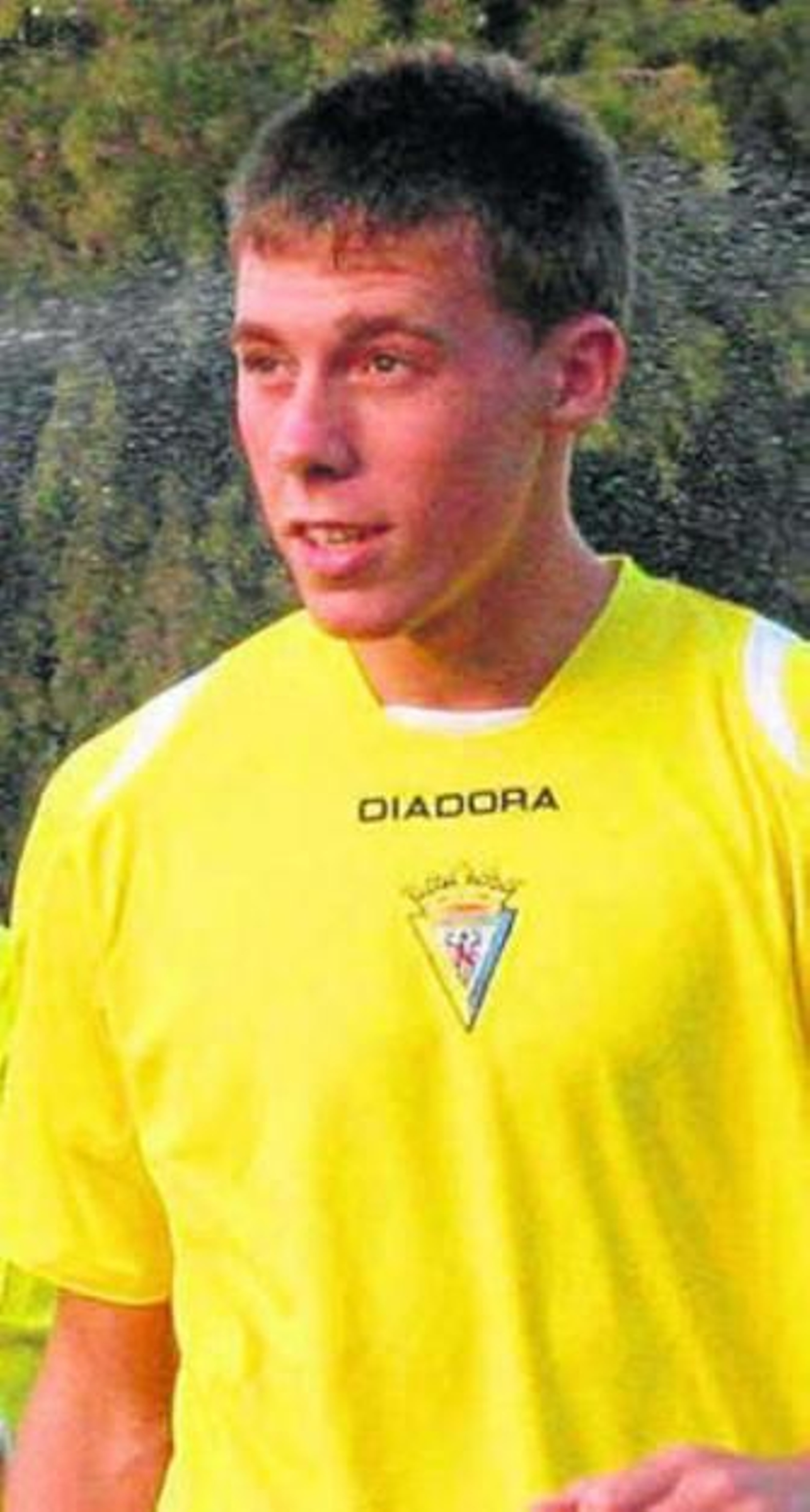 El defensa barreño Tiri.