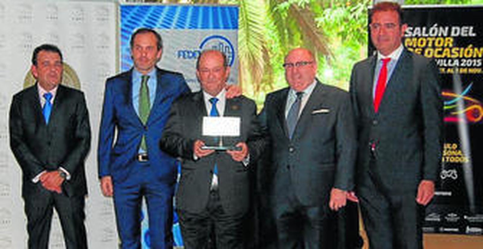 EN BREVE EDUARDO CASTRO MOTOS3 Premio al 'Mejor Stand' el Salón de Ocasión de Sevilla PRESENTACIÓN 3 'No es magia, es el nuevo Audi A4', muy avanzado tecnológicamente