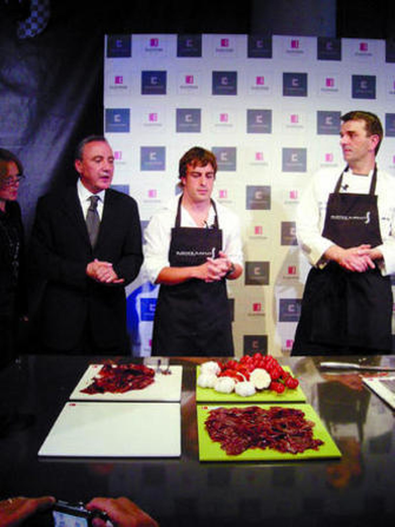 Fernando Alonso en el acto promocional de Silestone en Alemania.