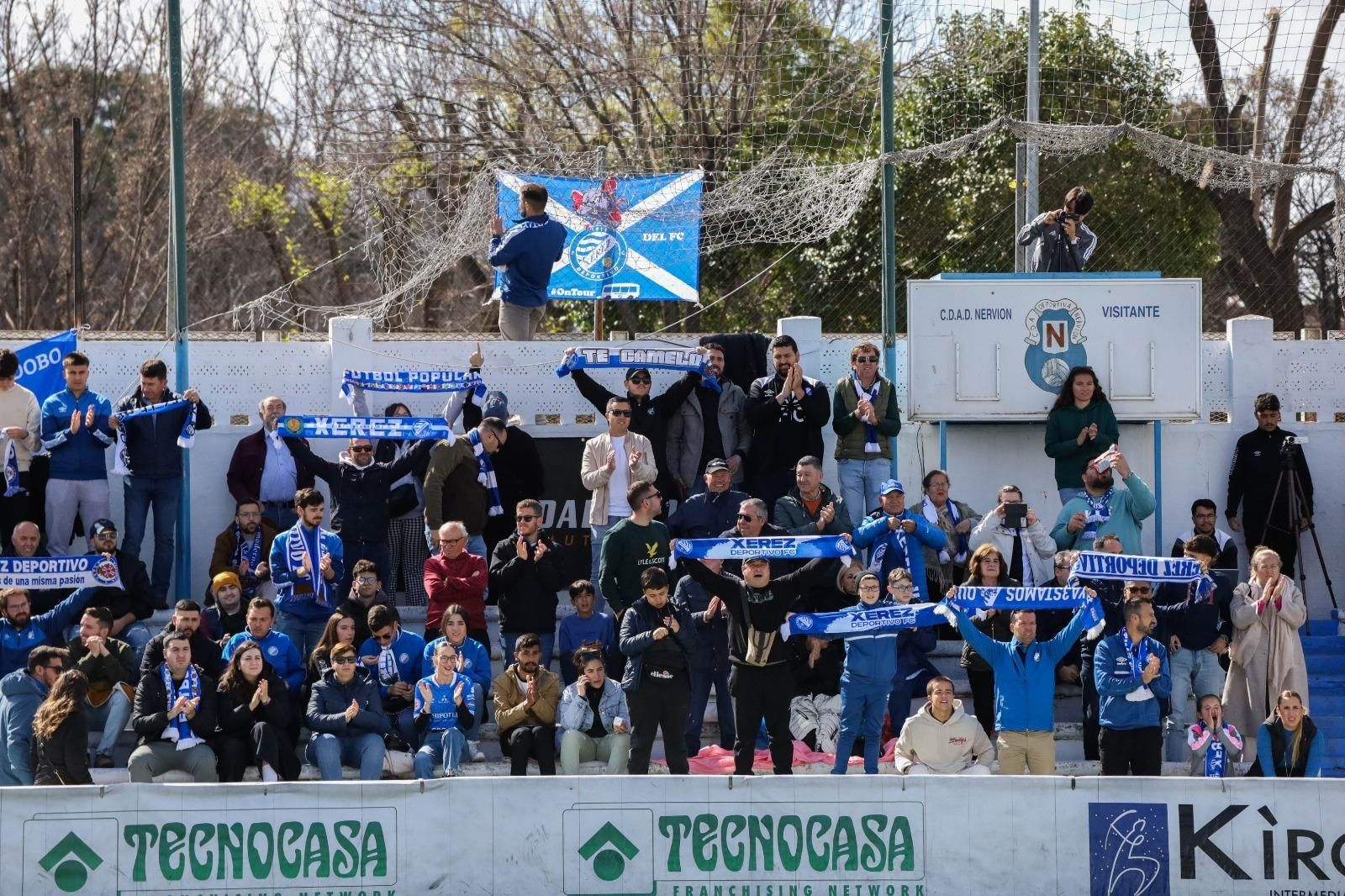 Los aficionados xerecistas acompañan a su equipo en todos los desplazamientos.