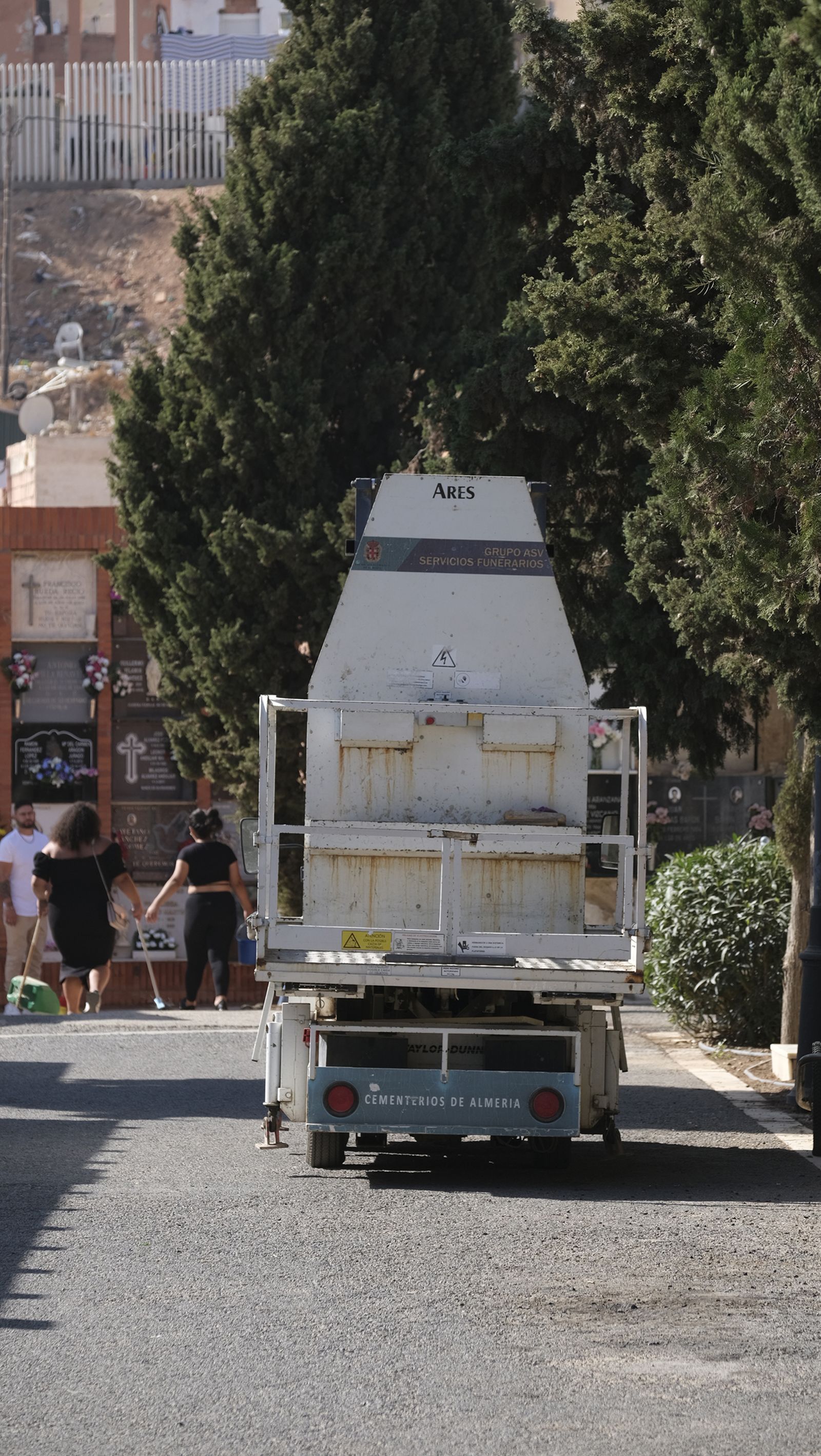 Imágenes del Día de Todos los Santos en el Cementerio de San José de Almería