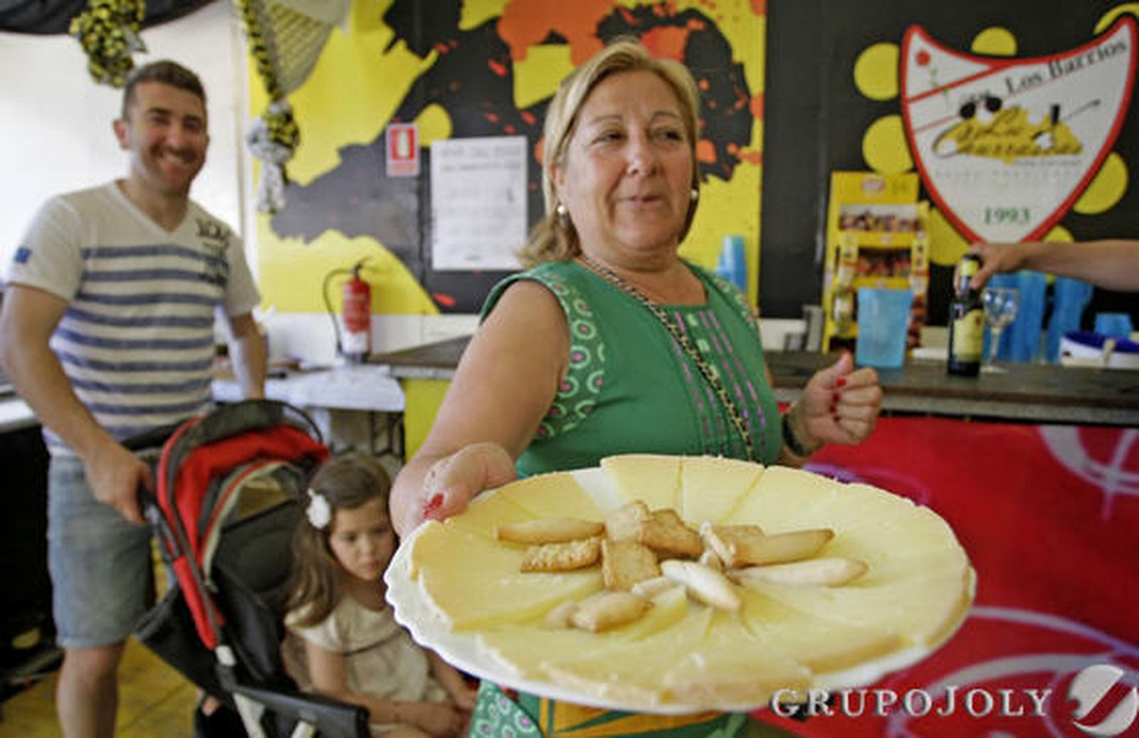 Nada como un buen plato de jamón y una copita manzanilla para refrescar la jornada de feria.

Foto: Erasmo Fenoy